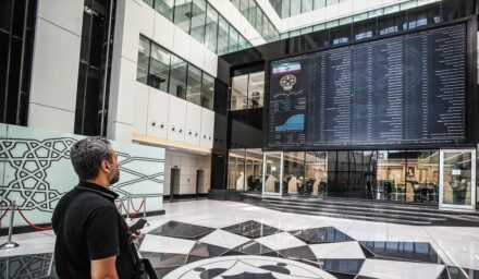 پیش بینی بورس فردا 27 اردیبهشت 1402 - برنامه دولت برای حمایت از بورس - مهرزاد جهانی - همایون دارابی - افت ۱۲ هزار واحدی شاخص