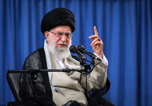 سهامداران به «رهبری» پناه بردند - انتقاد مجدد رهبر انقلاب از صنعت خودروسازی