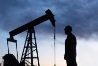 ثبات در قیمت نفت در پی ترس از رکود اقتصاد جهانی