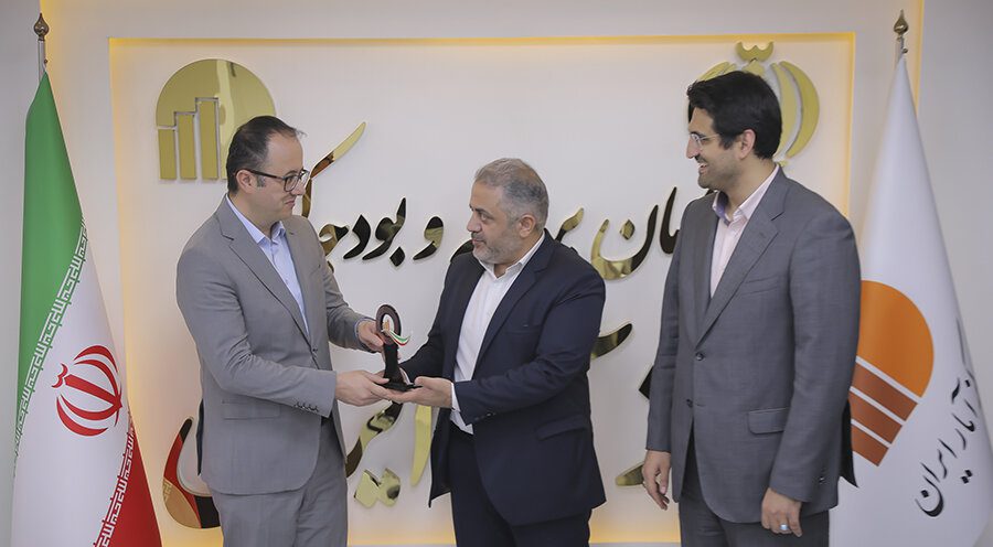 اخذ نشان اهتمام به کیفیت آمارهای رسمی توسط سازمان بورس