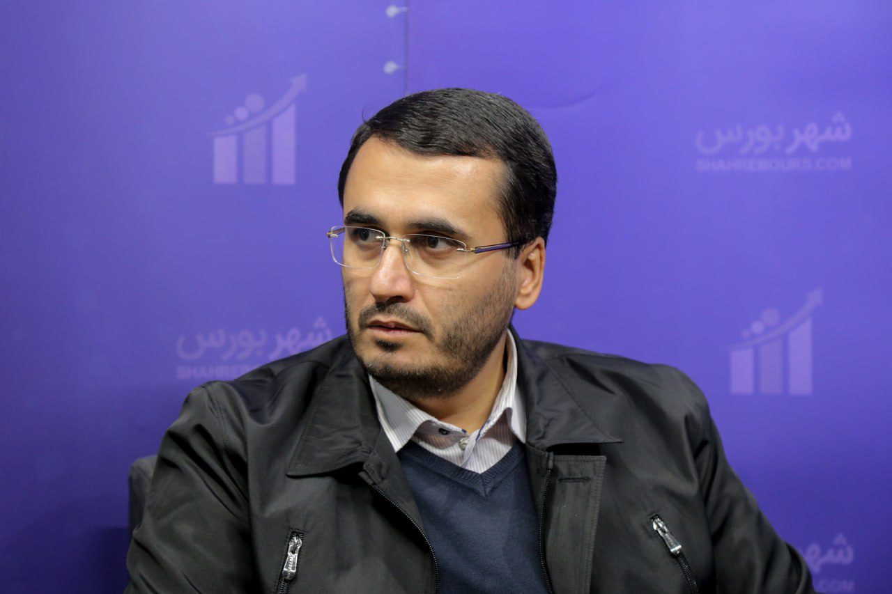 روح الله متفکرآزاد