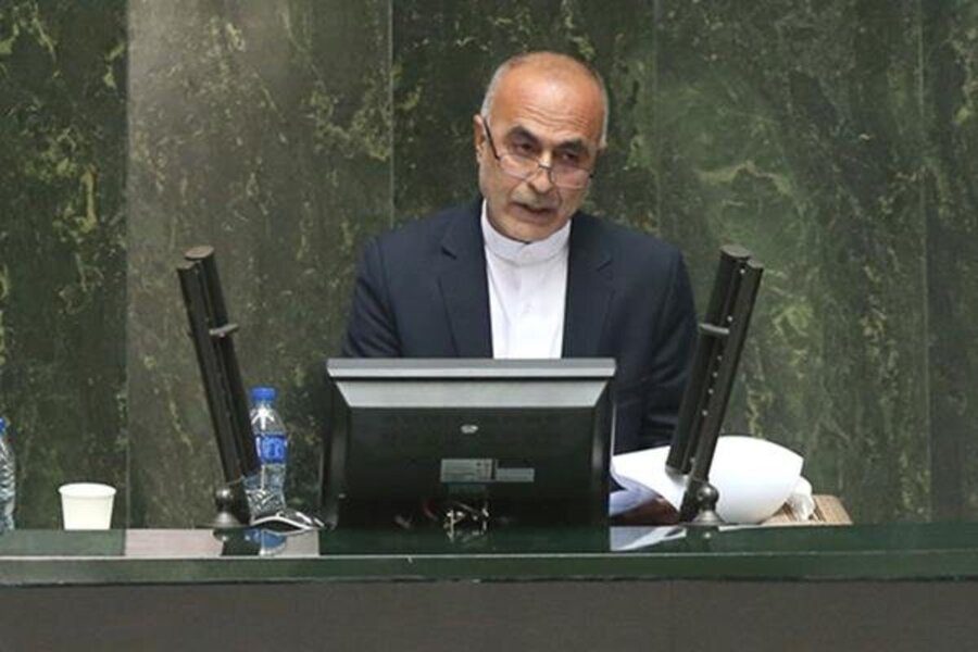 هیچ یک از نمایندگان با عرضه خودرو در بورس کالا مخالفت نکرده و نخواهد کرد