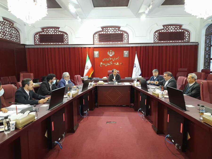شرایط واگذاری استقلال و پرسپولیس و پالایشگاه امام (ره)