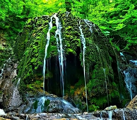 آبشارهای جنگل پاسند