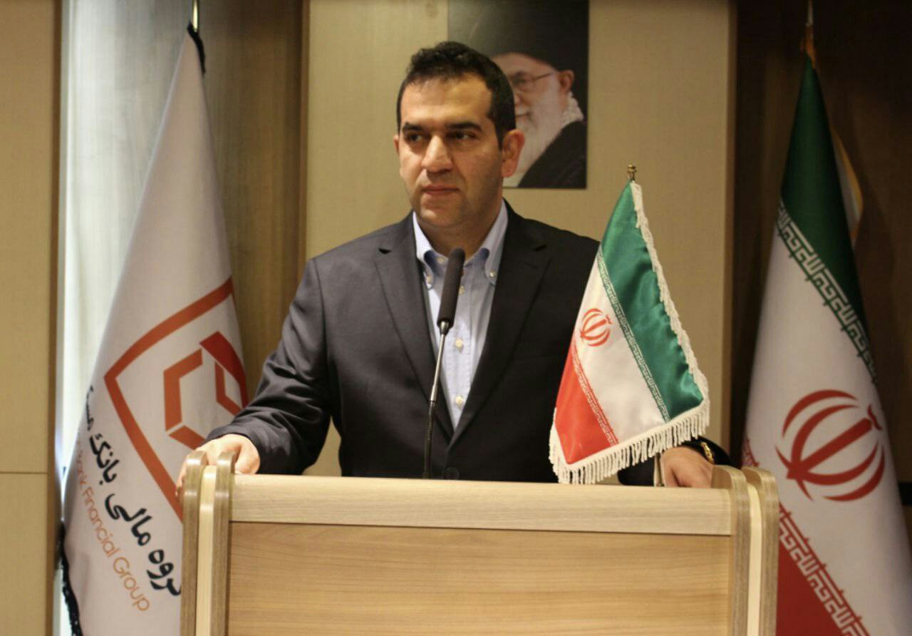 تلاش گروه سرمایه‌گذاری مسکن برای عبور از محدودیت‌های مالی برای ساخت مسکن مدیرعامل گروه مالی بانک مسکن: پروژه‌های فاخری در دست بهره برداری استاوراق نهضت ملی مسکن تا یک ماه آینده عرضه می شود