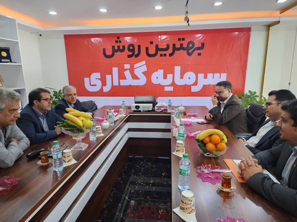 بازدید مدیران کانون نهادهای سرمایه گذاری از شرکت سبدگردان هدف