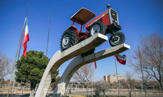 پرسنل تراکتورسازی ایران در جمع کارگران نمونه کشور