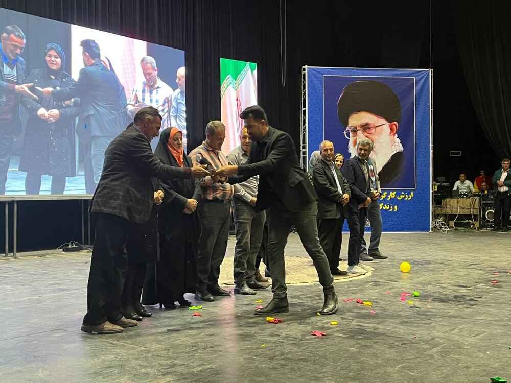 مطالبه کارگران شهرداری تبریز در روز کارگر و استقبال اعضای شورای اسلامی شهر