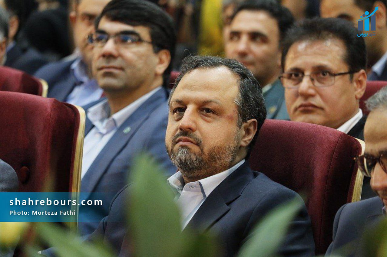 مراسم افتتاحیه نمایشگاه صنعت مالی - وزیر اقتصاد: فردا خبرهای خوبی برای بورس می آید