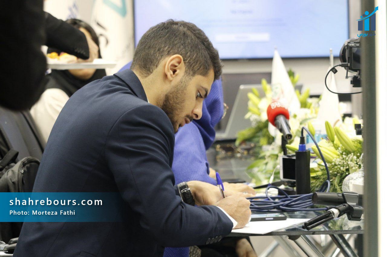 نشست خبری معاون اقتصادی سازمان تامین اجتماعی و مدیرعامل گروه مالی مهرگان در غرفه این شرکت