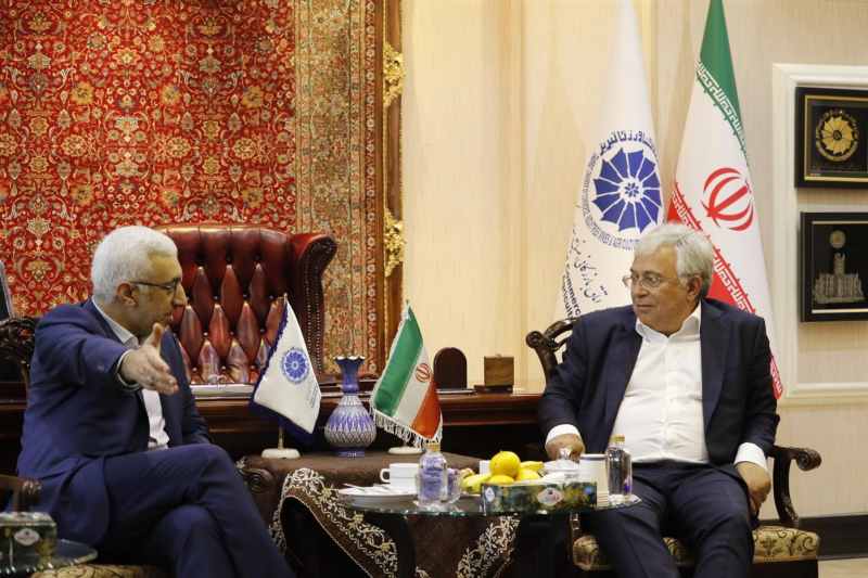 لزوم بهره مندی از ظرفیت های بازار سرمایه برای توسعه و تامین مالی شرکت‌ها