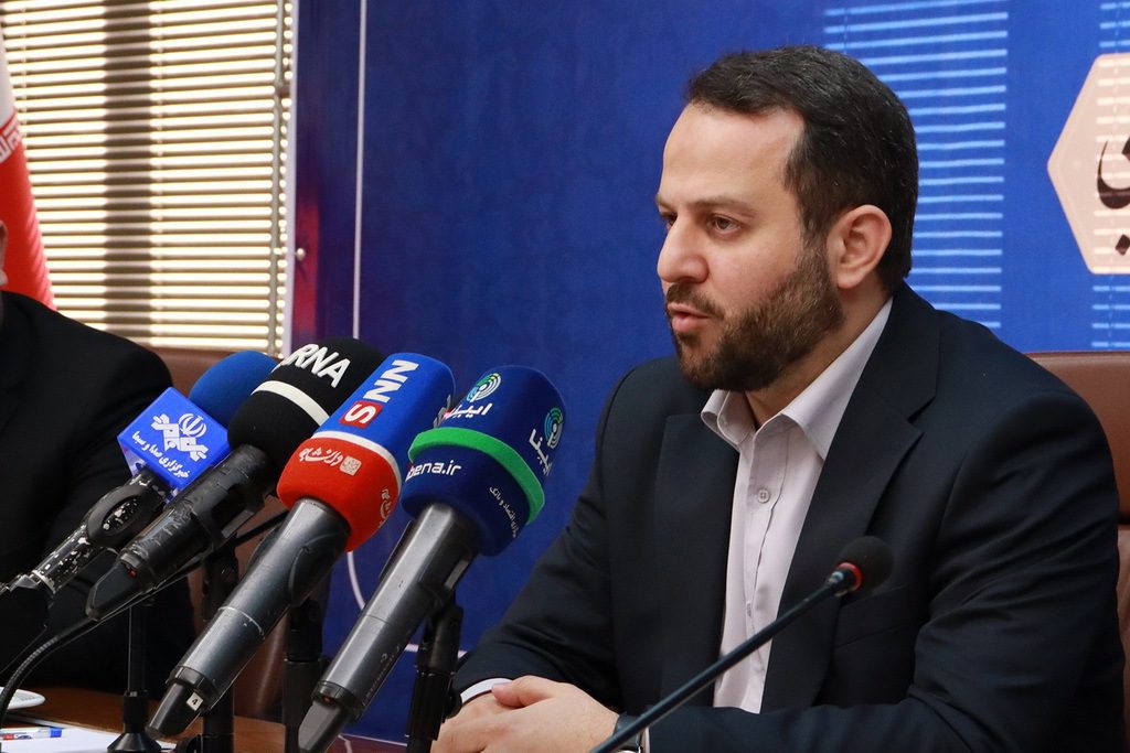 تبعیض بین صادرکنندگان و واردکنندگان باید رفع شود