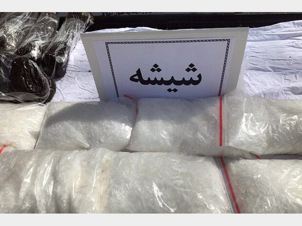 کشف ۲۵ کیلو شیشه از یک خودروی پراید!