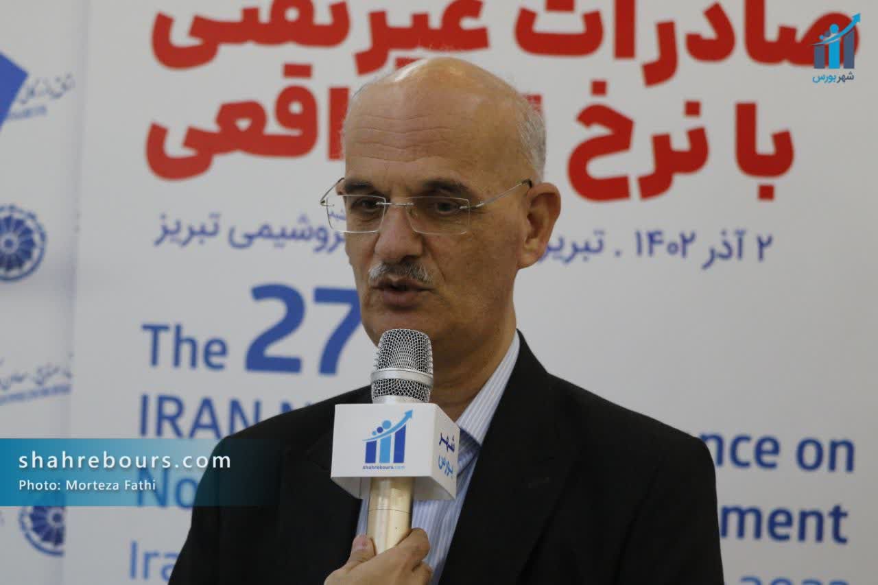 تعهدات ارزی دست و بال صادرکنندگان