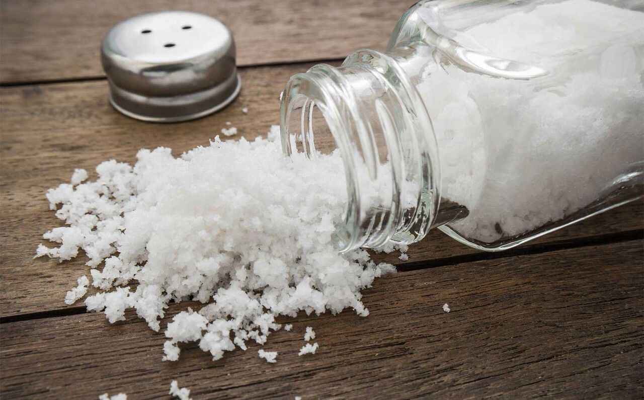 معرفی انواع نمک های مفید و مضر