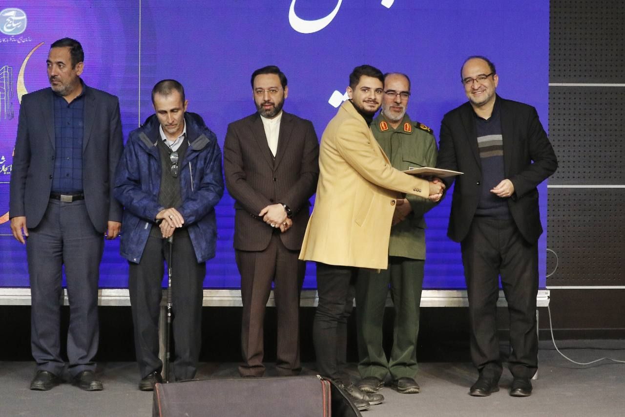 امیر ملک زاده - درخشش سردبیر شهر بورس در جشنواره رسانه‌ای ابوذر - امیر ملک زاده