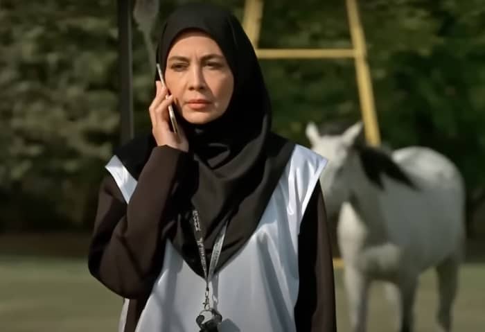 بیوگرافی نگین صدق گویا