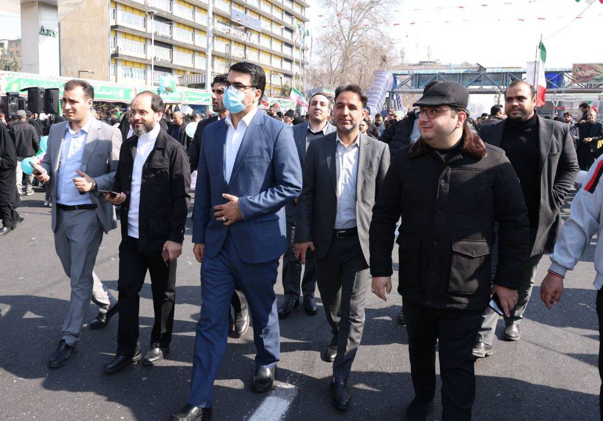 مدیرعامل و مدیران بانک توسعه تعاون در راهپیمایی 22 بهمن حضور یافتند