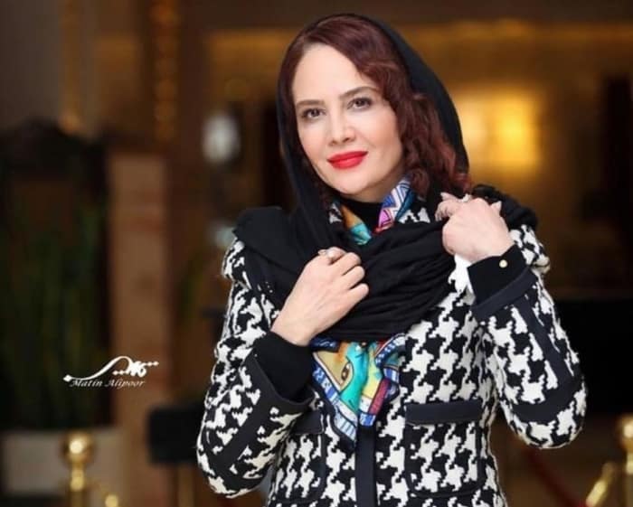 بیوگرافی نگین صدق گویا