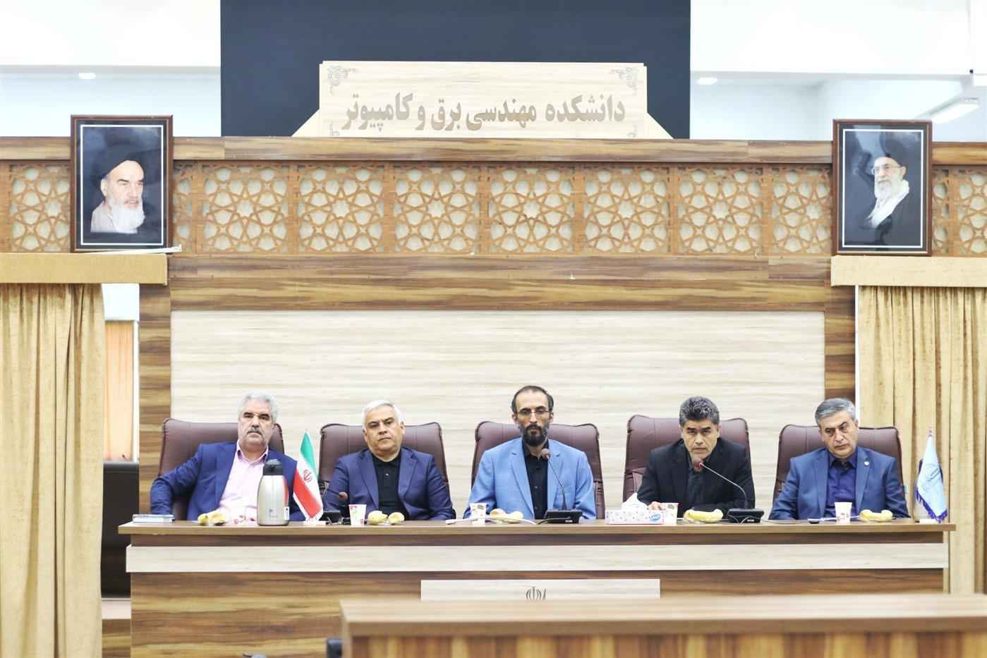 ضرورت رفع شکاف بین دانشگاه و صنعت برای توسعه نیروی انسانی متخصص