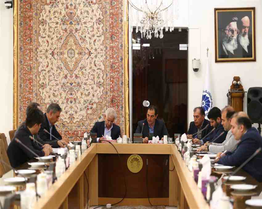 نشست بررسی مشکلات زیست‌محیطی صنایع استان در اتاق تبریز برگزار شد