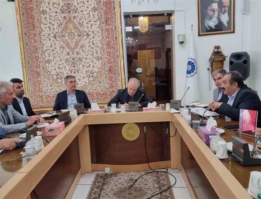 لزوم برنامه‌ریزی برای تداوم فعالیت واحدهای فولادی در ایام پیک مصرف برق