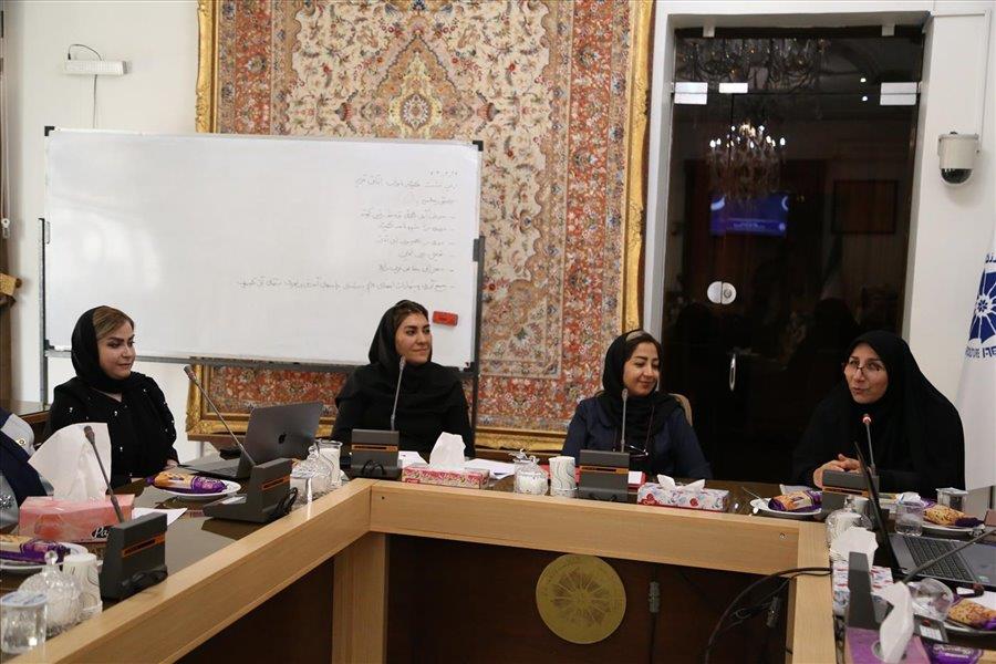 اولین نشست تخصصی کمیته بانوان اتاق تبریز برگزار شد