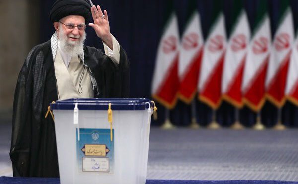 حضور رهبر انقلاب پای صندوق رای/ روز انتخابات روز نشاط و شادی برای ایرانیان است