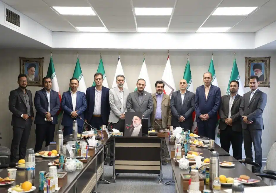 مجمع عمومی شرکت توسعه معادن پارس تامین برگزار شد
