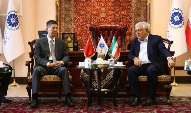 دیدار سفیر فوق‌العاده و تام‌الاختیار جمهوری خلق چین در ایران با رئیس اتاق تبریز