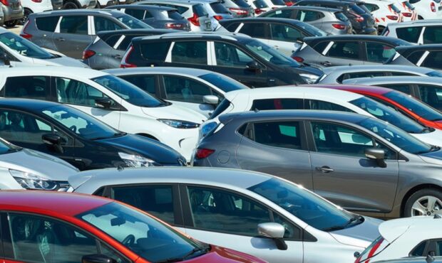 ادامه ثبت سفارش واردات خودرو، تأمین ارز ۲۰ درصد افزایش یافت
