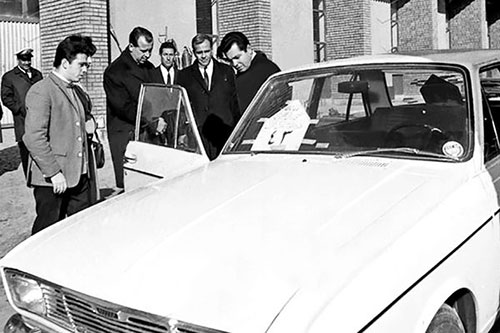 بیوگرافی احمد خیامی