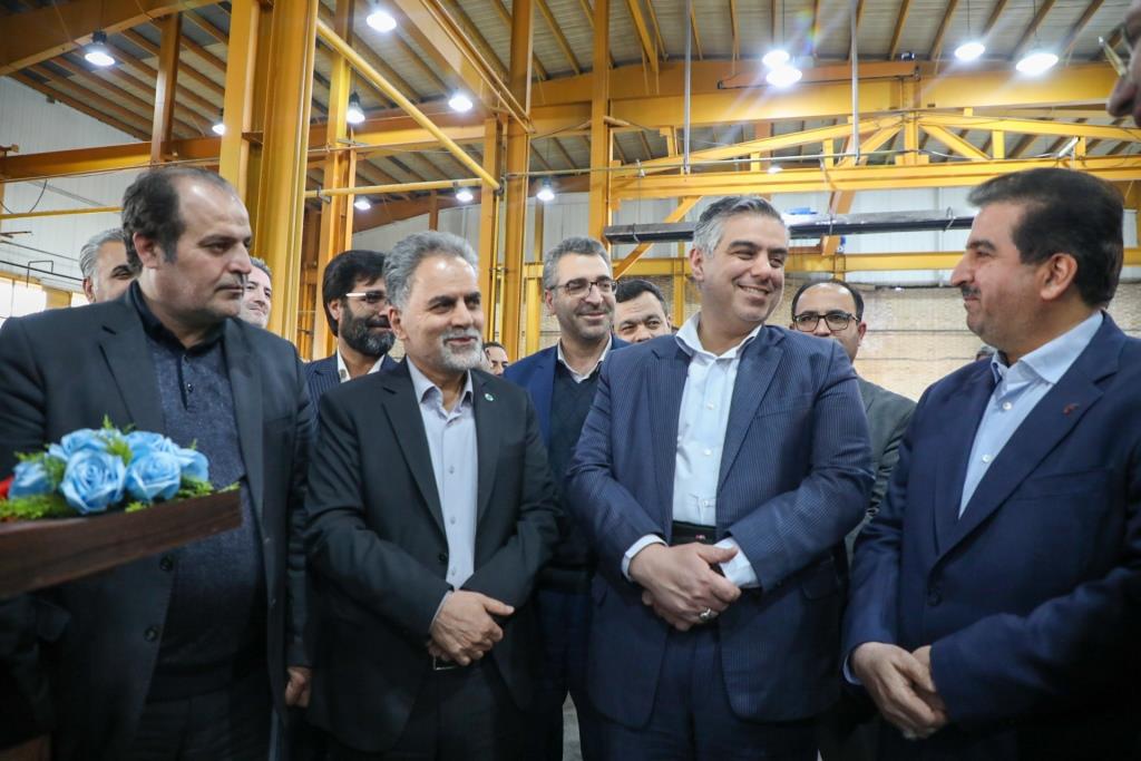 آغاز به کار خط تولید ساندویچ پنل گروه صنعتی ایتوک با حمایت ۷۵۰ میلیارد ریالی بانک توسعه تعاون