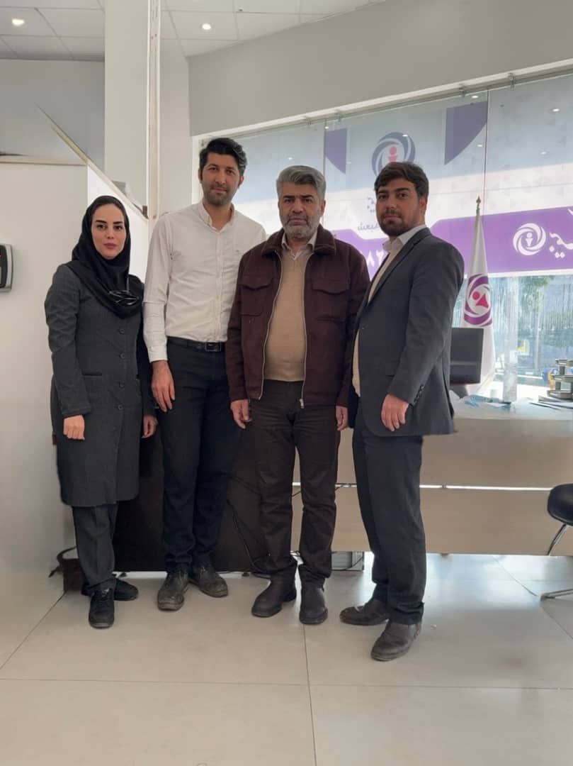 بازدید سرپرست معاونت فروش و بازاریابی بیمه آرمان از شعبه استان قم