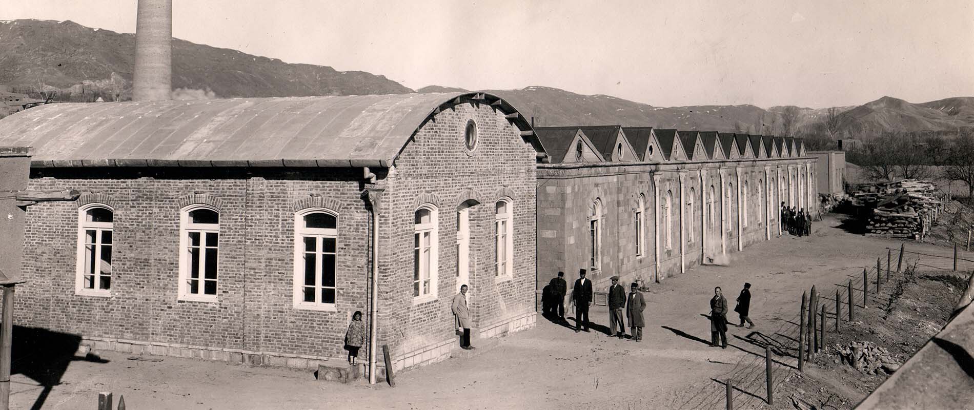 حاج محمد رحیم خوئی؛ تاریخچه بنیان‌گذار کارخانه کبریت‌سازی ممتاز