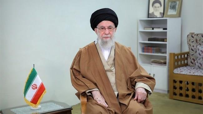 رهبر انقلاب اسلامی سال ۱۴۰۴ را سال «سرمایه‌ گذاری برای تولید» نام‌گذاری کردند