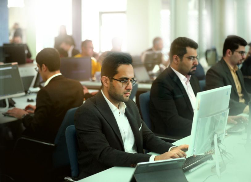 گروه مالی کیان، نخستین نهاد مالی بخش خصوصی در بورس، با تکیه بر شفافیت، نوآوری و مدیریت حرفه‌ای، جایگاه ویژه‌ای در بازار سرمایه ایران کسب کرده است. پذیرش این مجموعه در بورس، نقطه عطفی در مسیر رشد و اعتماد بازار به عملکرد پایدار آن محسوب می‌شود.