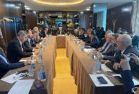 نشست مشترک هیئت اعزامی اتاق بازرگانی تبریز با استاندار آذربایجان‌شرقی در باکو