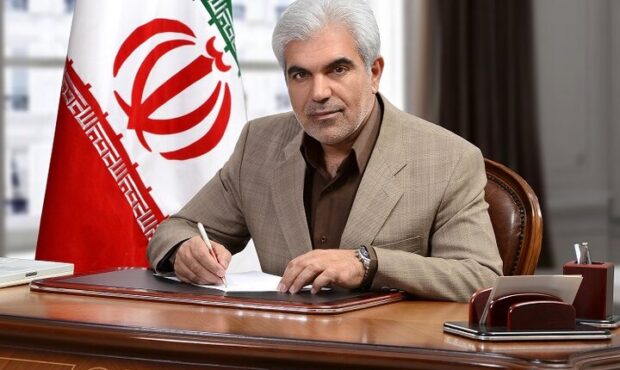 مدنی‌زاده نخبه‌ای توانمند است اما باید برنامه‌اش را دید