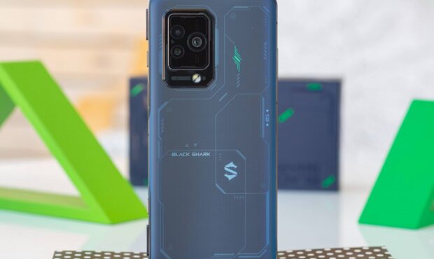 بررسی گوشی Black Shark 5 Pro | انتخابی ایده‌ آل برای گیمرهای حرفه‌ای