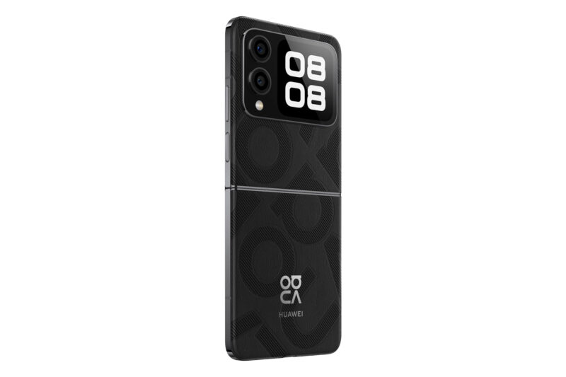 مقایسه هواوی Nova Flip و موتورولا Razr 40 Ultra