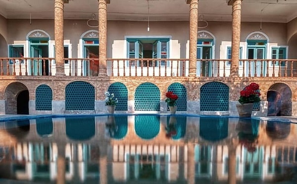 خانه موتمن الاطبا