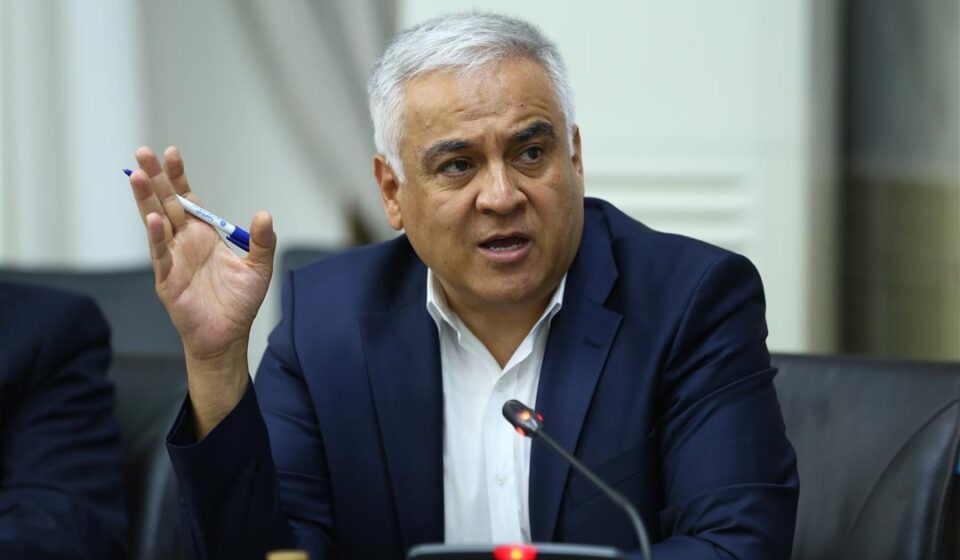 تداوم سیاست‌ های فعلی در حوزه‌ی گندم، صنایع غذایی را به تعطیلی می‌ کشاند