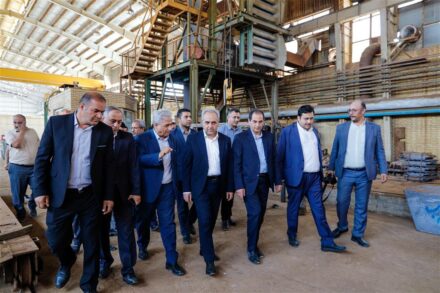 بررسی مشکلات ۱۰ واحد صنعتی آذربایجان‌ شرقی در نشست کارگروه تسهیل و رفع موانع تولید
