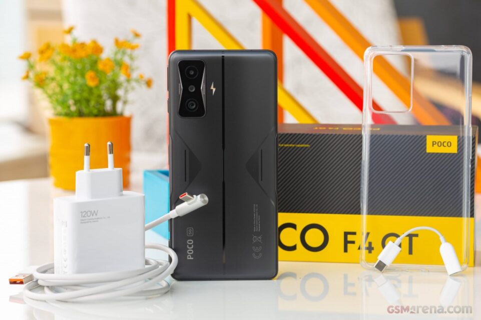 مقایسه Red Magic 7 Pro و POCO F4 GT 