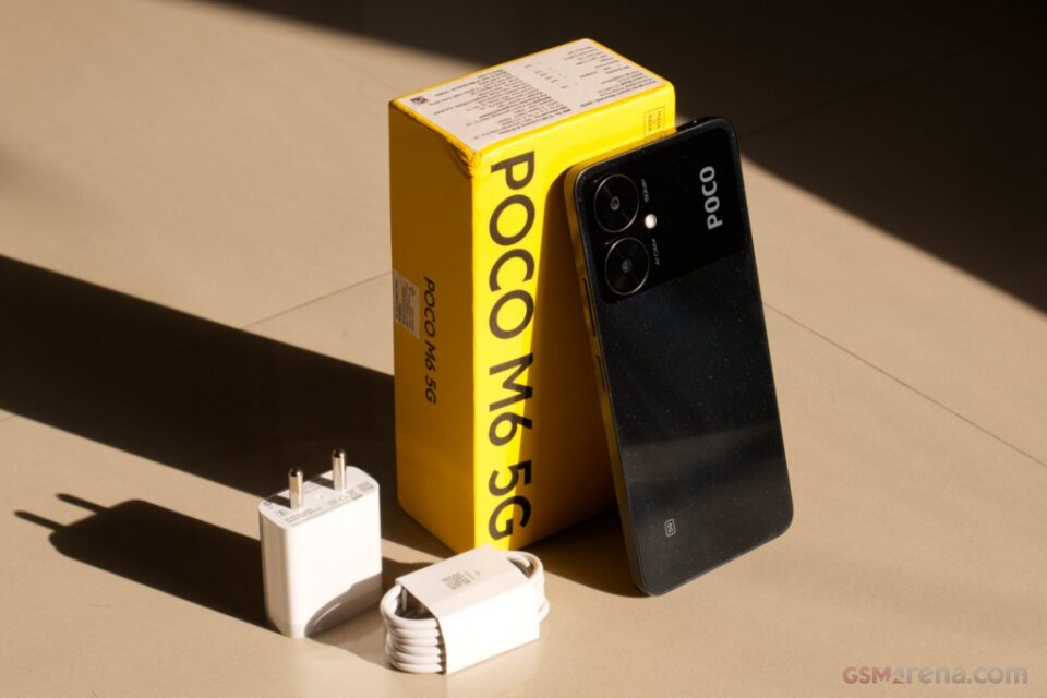 بررسی گوشی Poco M6