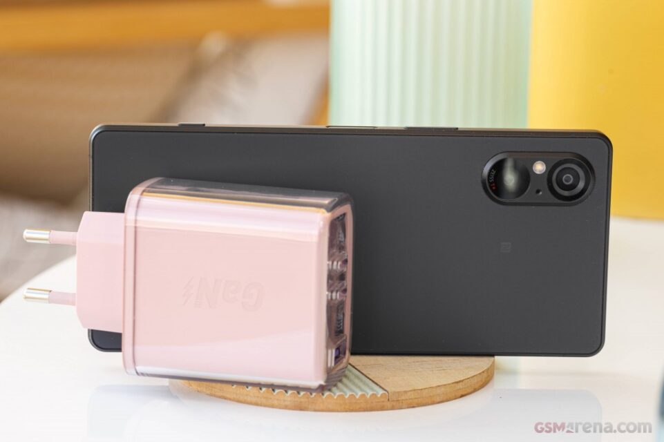 بررسی گوشی Sony Xperia 5 V