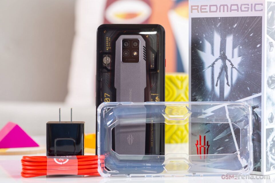 مقایسه Red Magic 7 Pro و POCO F4 GT 
