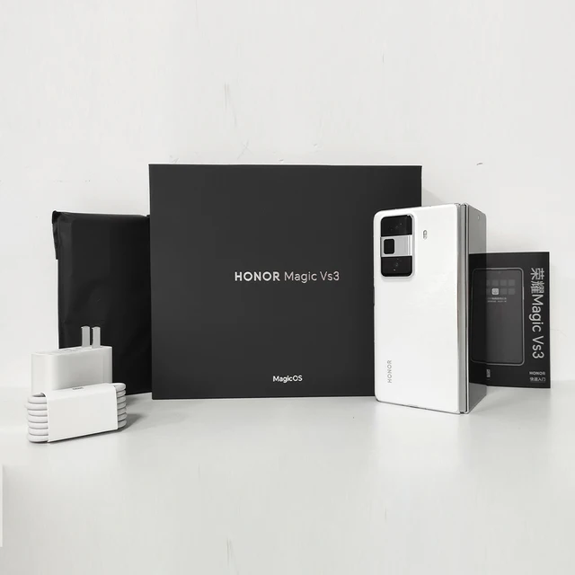 مقایسه Honor Magic Vs3 و Motorola Razr 50 Ultra