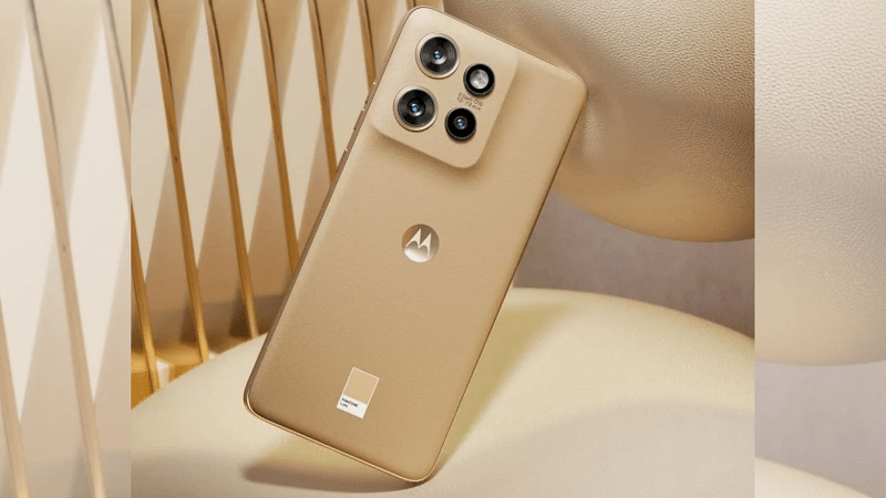 بررسی گوشی Moto S50